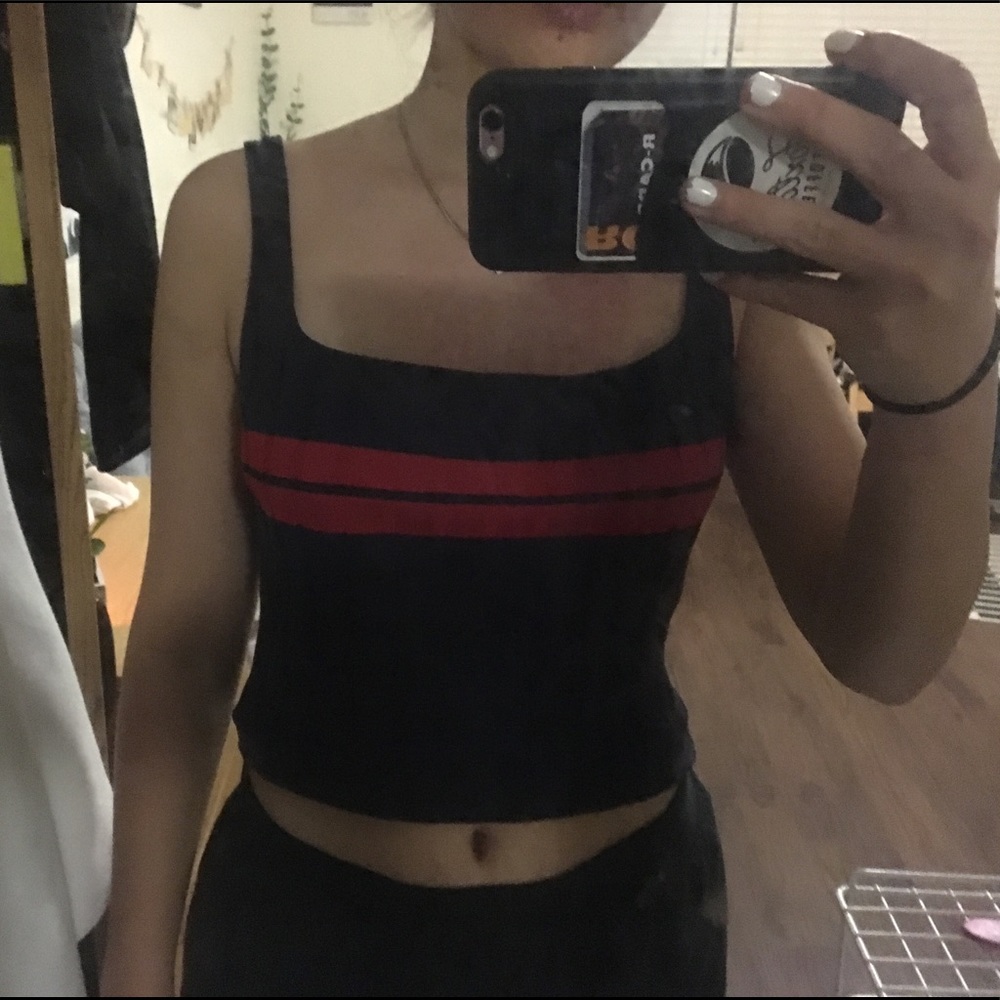Cropped Top - Picture 3 of 3